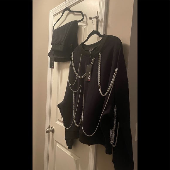 Black 2 piece sweatshirt with chains and shorts black - Picture 4 of 4